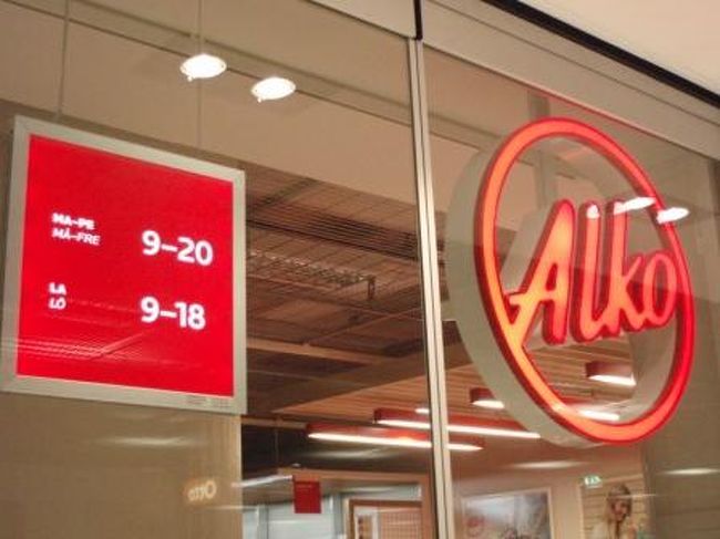 参考までに･･･<br /><br />これが国営リカーショップ"ALKO"です。