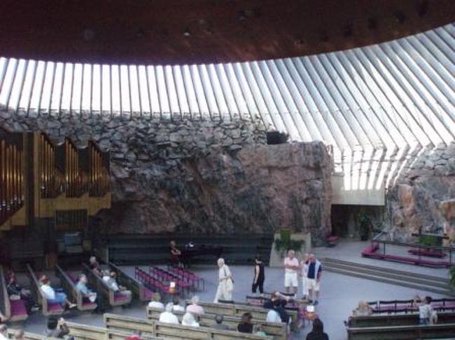 旅行前に、いろんな方の旅行記で<br />この教会の存在を知りましたが、<br />実際目にすると、やはりスゴイです！