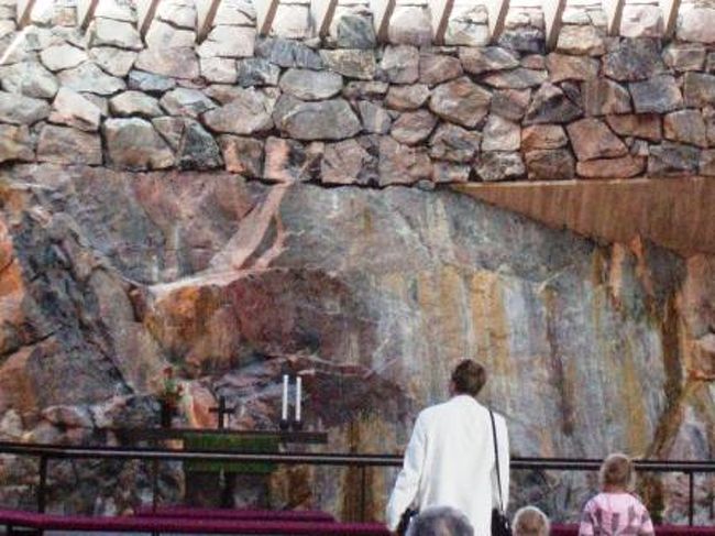 ３日前は、そんな岩の上で写真を撮っていました。<br />http://4travel.jp/traveler/sportcross/album/10167040/<br /><br />