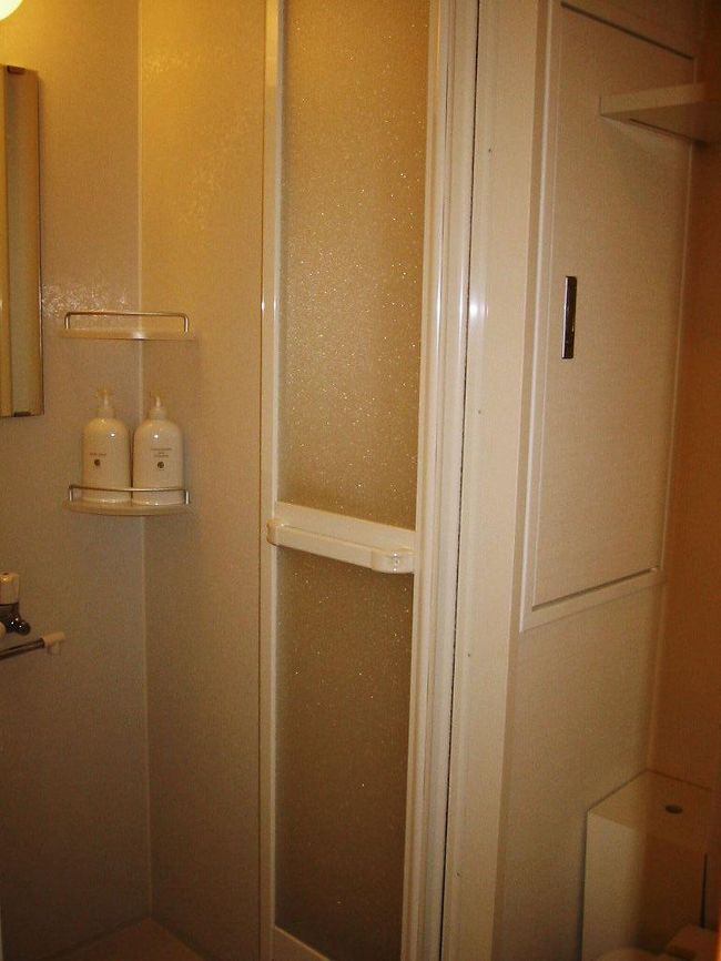 　ここは、シャワーしかないというか、最上階に温泉があるので、まあ使う人は少ないと思うのですが。