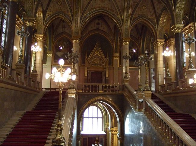 かなりきらびやかです。