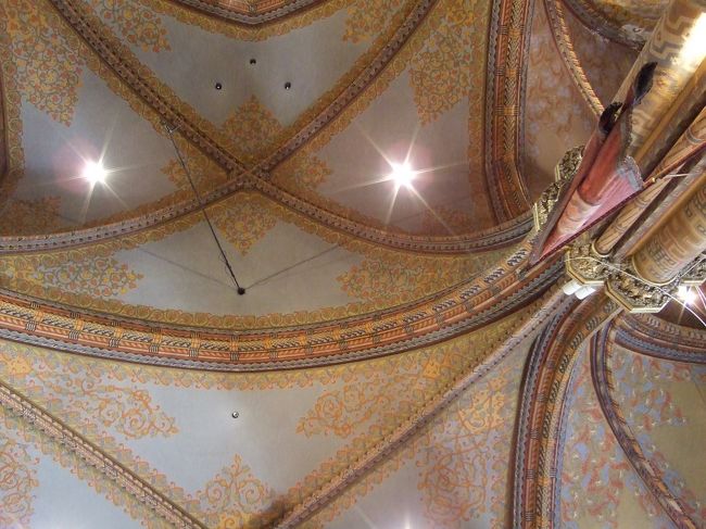 天井がとても美しいです。<br />色使いもなんともいえず穏やかで。
