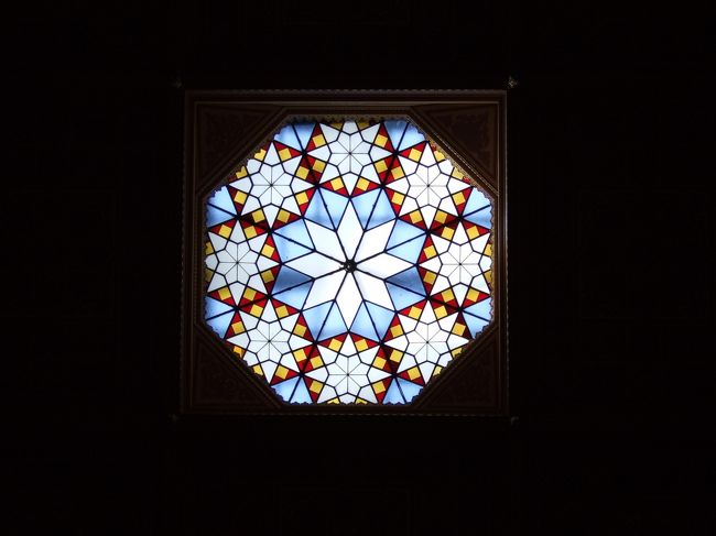 天井のステンドグラス
