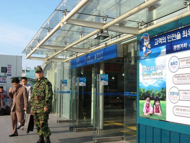 木浦駅には17時半頃に到着しました。今晩の宿探しは、これからですが、すぐに見つかる予感がしていました。韓国南西端の港町です。