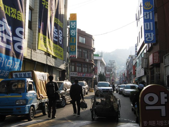 大雑把な方向を決めて、宿探しの始まりです。地図で下調べをしましたが、複数の民宿、ホテル、モーテル等が記されていました。