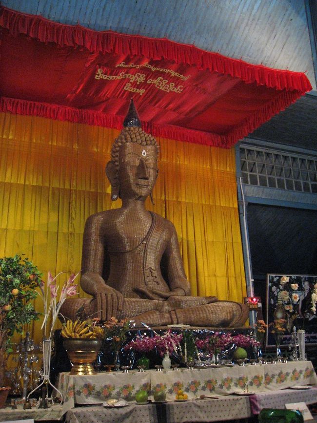 穏やかでとても暖かいけど、りんとしている。<br /><br />朽ちゆく素材で出来ているところから、かえって祈りの永続性を感じてしまうのは、わびさびの国の人だからかな。<br /><br />とにかく離れがたい。