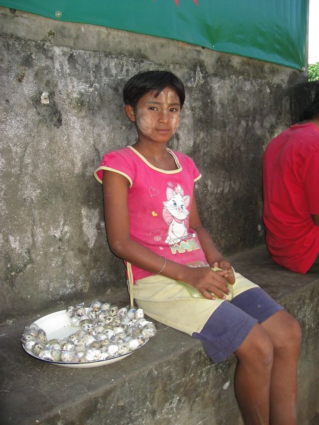 ミャンマーのうずらの卵は味が深くて大好き。