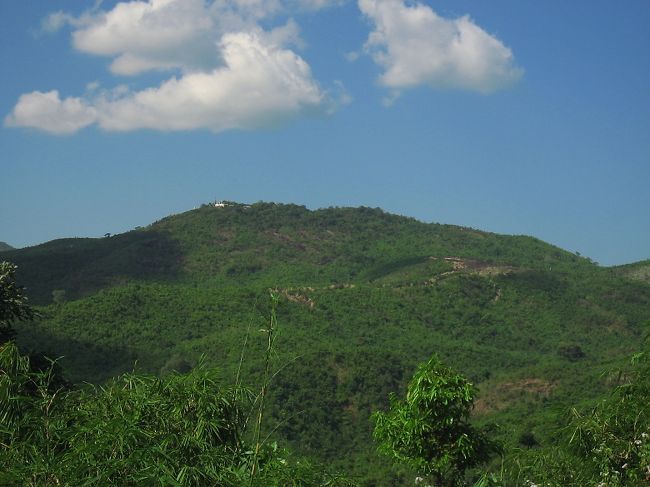 目的地はこの丘の上。