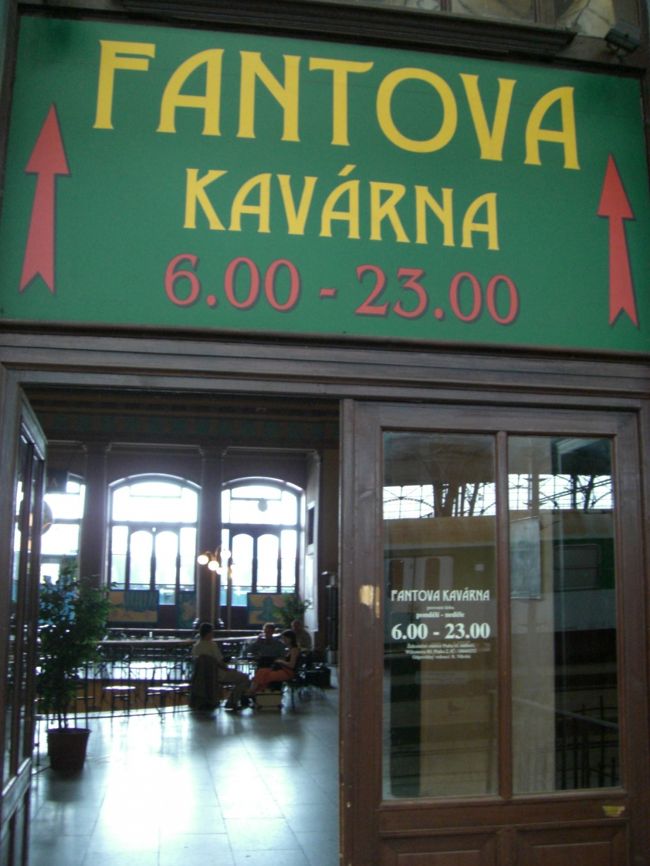 この緑の看板を見つけたら、<br />これを頼りに向って下さいね！