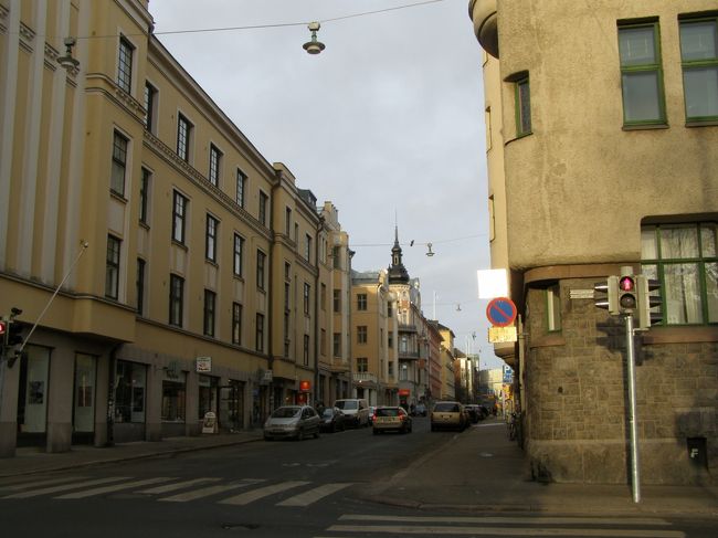 ロンロティン通りからアンナ通りを覗いてみました。<br />パステルカラーでかわいらしい町並み