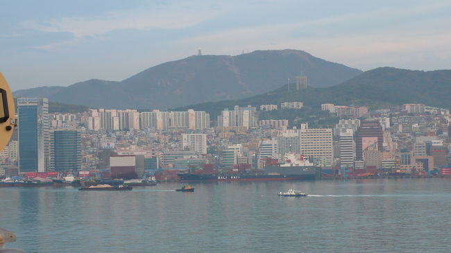 まもなく釜山港に着岸です。<br />