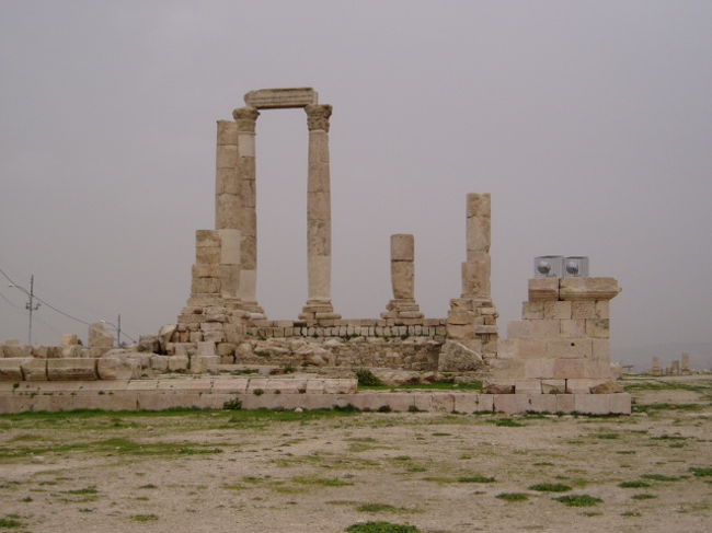 アンマン城の少し残る石造物。