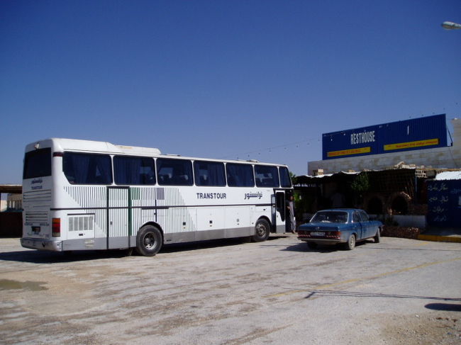 いよいよ、隣国のシリアに向う。　途中で、トイレ休憩。