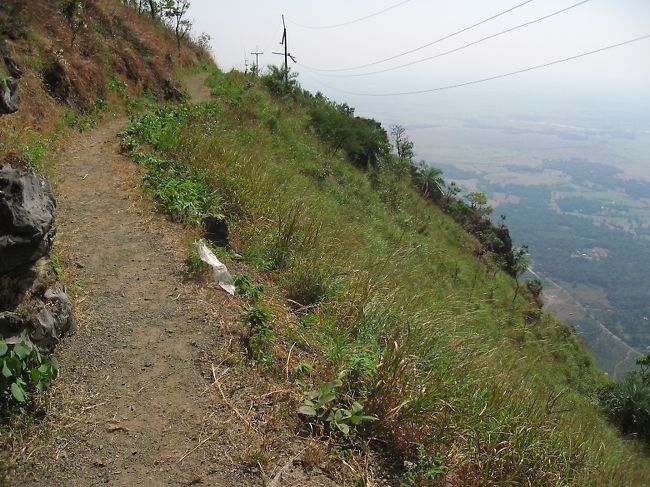 下り道。<br /><br />絶景だけど、ちょっと怖い。