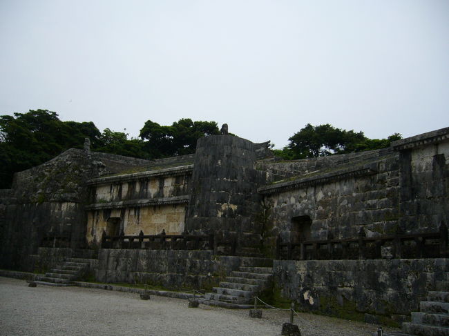玉稜（たまうどぅん）　うどん？いえいえ、王墓です。墓にふさわしく、ひっそりとしていました。