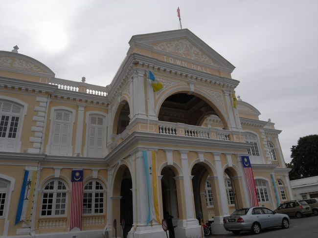 コーン・ウォリス砦へ向かう途中。タウン・ホール