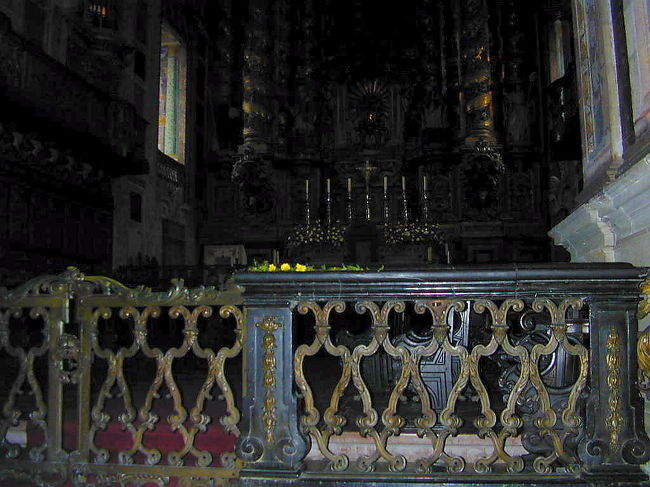 ポルト大聖堂の祭壇です。