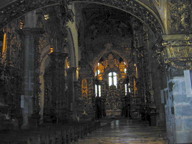 サン・フランチェスコ教会の内部です。