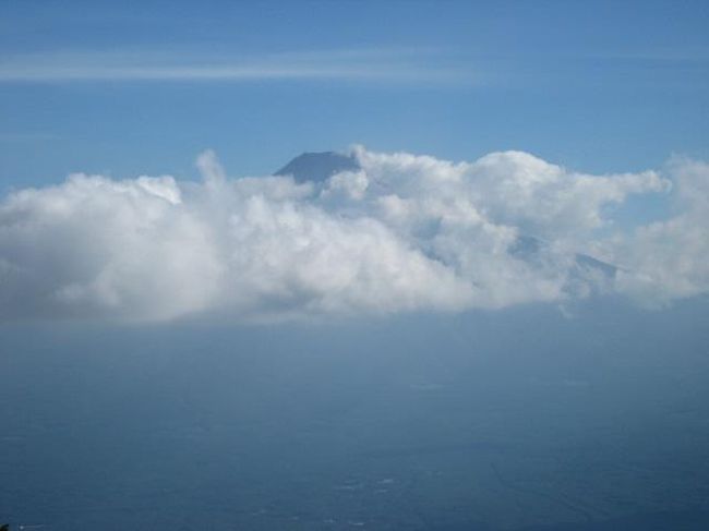 この時期、昼間はなかなかすっきり見られません