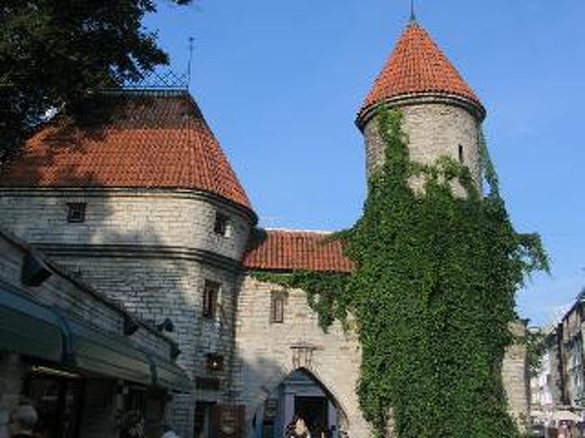 この門をくぐると・・いよいよ中世へ？？