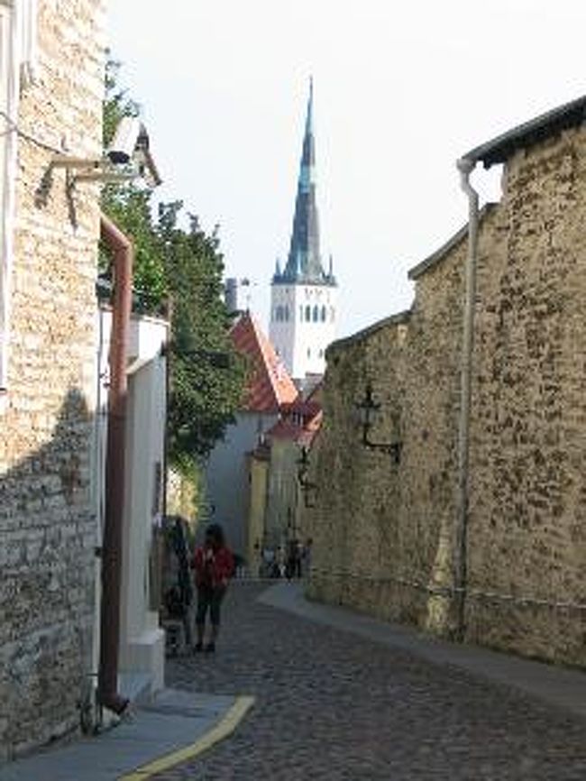 ピック・ヤルク通り（長い足と言う意味）なので、当然？短い足（リュヒケ・ヤルク通りもあります）<br />この道は、昔は、貴族が通り、短い足の通りの方は、一般市民が通ったそうです。