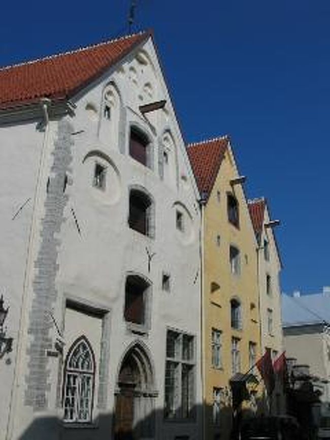 スリーシスターズ<br />１５席に建てられた住宅の集合体で、女性的な雰囲気を醸し出している？ところから、三人姉妹、スリーシスターズと呼ばれています。