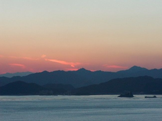 瀬戸内の夕暮れ（南淡路ロイヤルホテルより）