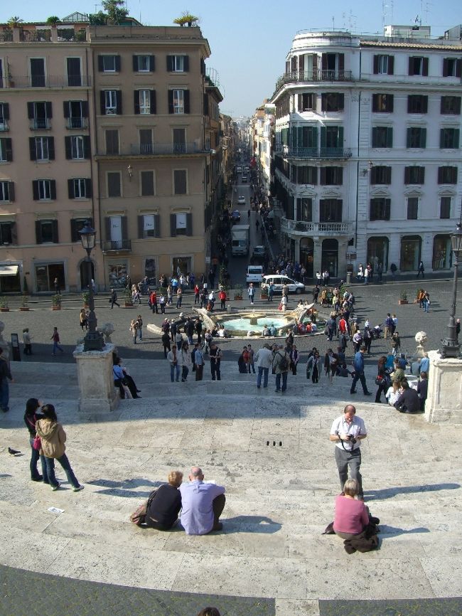 スペイン広場の階段から見た風景です。