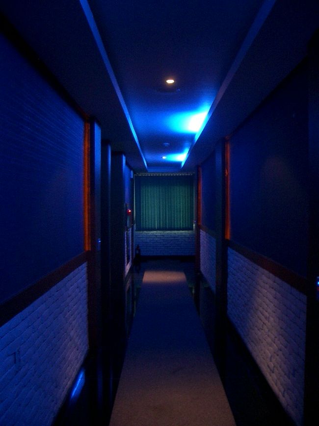 なんなの〜！！<br />この色っぽい廊下はっ！