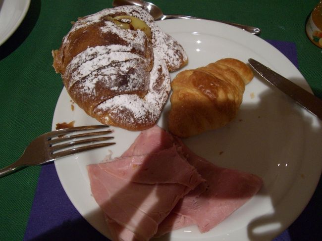 3月15日<br />ホテルでアメリカンスタイルの朝食<br /><br />甘いもの、生ハム頂きました！