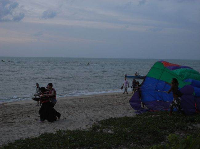 パラセーリングで飛び立つ瞬間