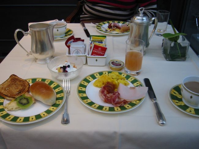 サンルームで頂くイタリアでの<br />朝食は最高でした。