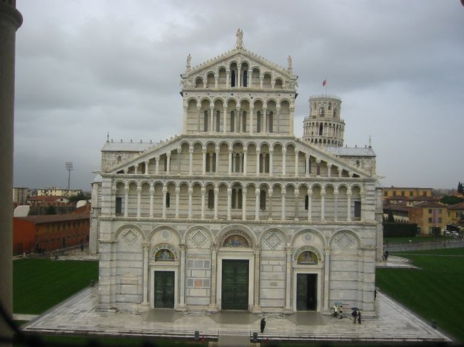 ピサの斜塔にあるドゥオモ