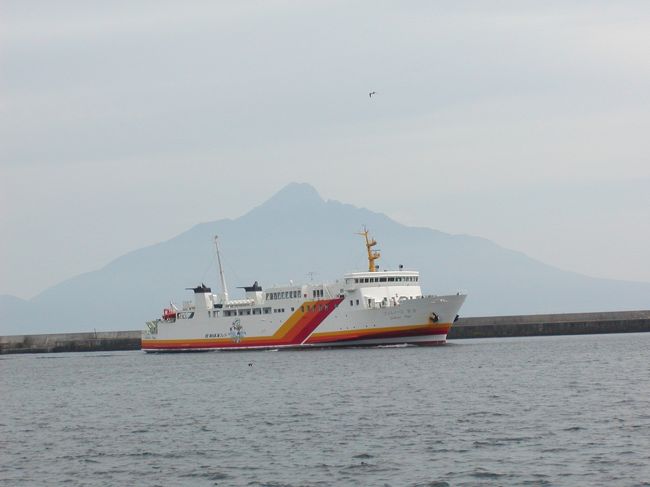 ４日目：礼文島から利尻島へ向かうフェリーの入港