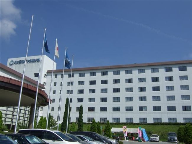 2日前に突然母から「どこか一緒に旅行しない？」ってお誘いが♪☆･ﾟ:*(人´ω｀*)ぅ。れ。し。ぃ。。 <br />母との旅行は約10年ぶり(^^♪<br />夏休みなので宿が取れるか心配でしたが、ネットで取れました！<br /><br />女3代の旅の始まり。