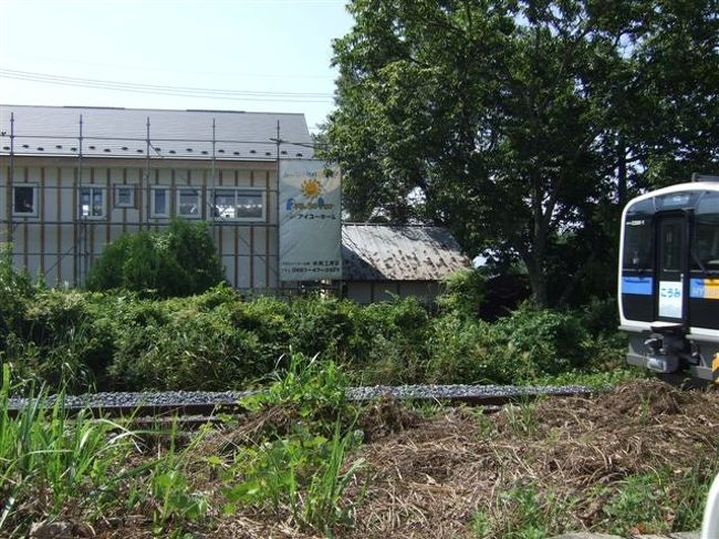 あっと言う間に通り過ぎてしまいました。<br />2両でした^_^;