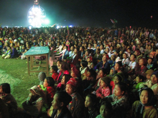 とっても楽しみにしているのが、視線で分かる。