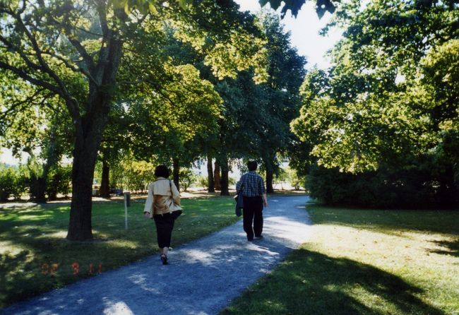 城の外、Turkuは他のフィンランドの町にない、古さをもった独特の雰囲気がある好きな町だ。時間は1430を過ぎた。ぐるっと市内をまわり国道1号線にでていよいよSaaristoへ。