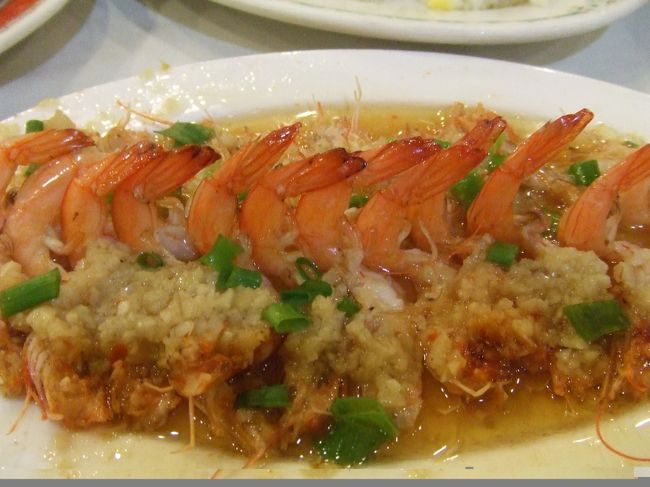 中でも、この甘海老の素揚げにニンニクオイルがかかったのがおいしかった！<br />ちょっとイタリアンな感じがしたけども。