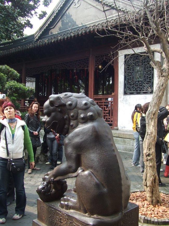 世界中の人が観光に来てました。<br /><br />うちらのガイドのお兄さん、日本語が絶妙で、みんなでマネしては大爆笑してました（←失礼）。でもいい人だったなー。