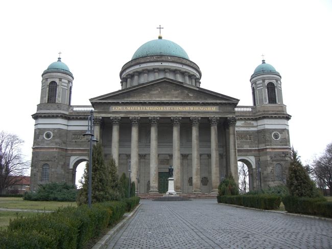 エステルゴム大聖堂。<br /><br />ハンガリー建国の地。
