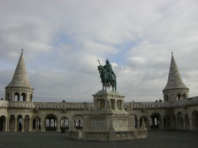 漁夫の砦。<br /><br />建国1000年を記念して造られた。<br /><br />以前魚市場があったから、この名が・・・