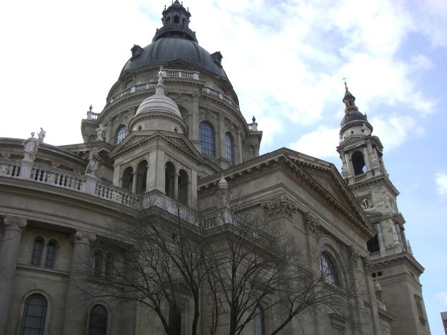 ペスト地区。<br /><br />聖イシュトヴァーン大聖堂。