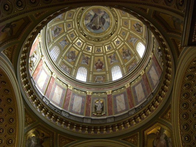 大聖堂内部のドーム。
