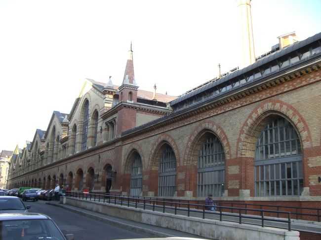 中央市場。<br /><br />大好きな市場へ。