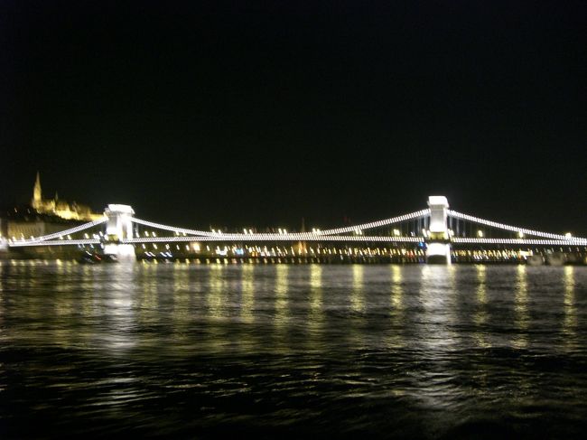 ライトアップされたくさり橋。<br /><br /><br /><br />