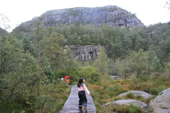 少し歩くと・・・