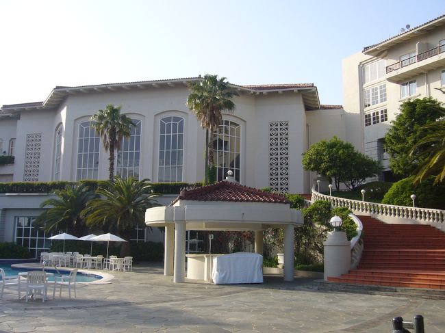 ロッテ済州ホテルの隣にある、新羅済州ホテル。<br />ここも豪華な感じ。<br />綺麗な庭園もあって、散歩にするのに良いかも。