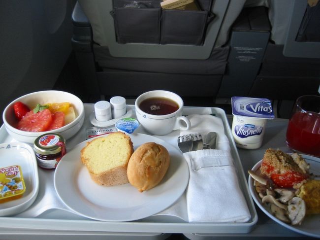 機内食(朝食)<br />やはり機内食は日本の航空会社がいいなぁ〜と<br />思った私でした・・・。<br /><br />