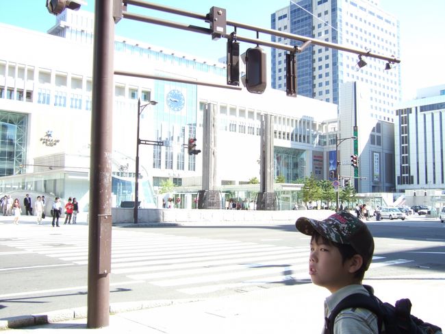 　今日はレンタカーを借りて回ります。<br />　ＪＲで借りるので駅のほうへ。<br />　札幌駅。でかい。